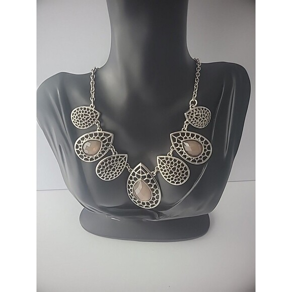 Vintage Necklace Silver Tone Tan Faceted Rhinestones Teardrop Jewelry Costume - Picture 6 of 15